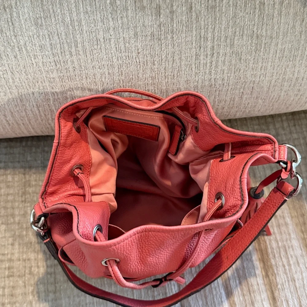 CoachAvery drawstring coral hobo bag Leather Bag with additional shoulder strap - Picture 11 of 12